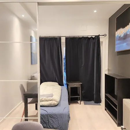 P1-central-cosy Flat Globetrotters-2rooms